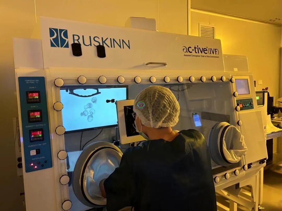 LRC配置国际高标准无尘实验室 ，提升试管成功率